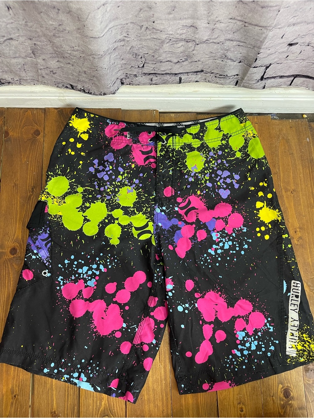 Hurley size 32 black paint splatter board shorts
